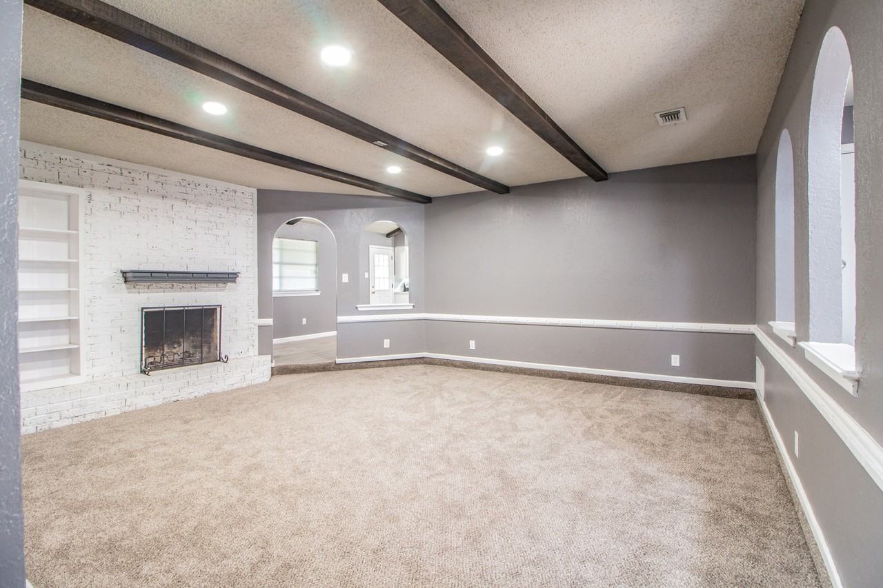 5515 1st St #1 - Photo 3 of 21