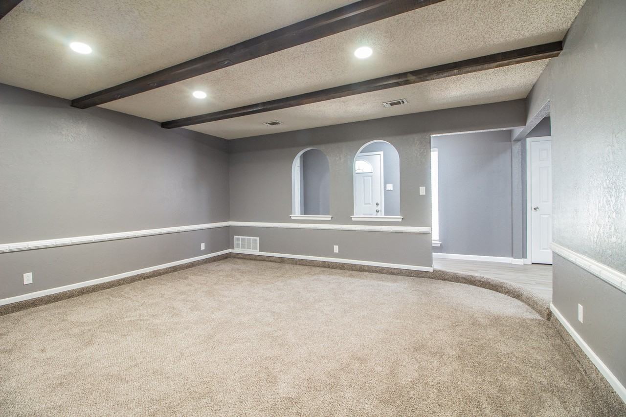 5515 1st St #1 - Photo 5 of 21