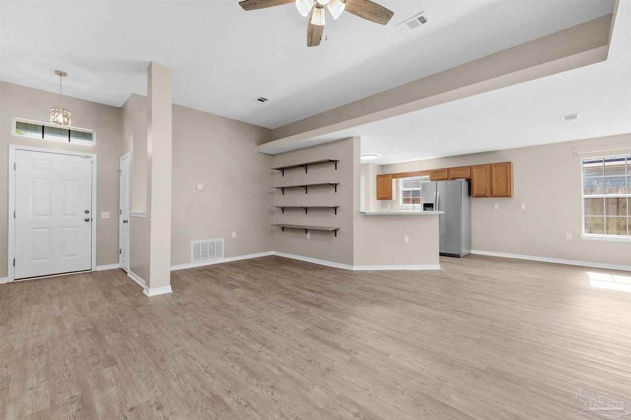 1477 Sturbridge Pl - Photo 2 of 34