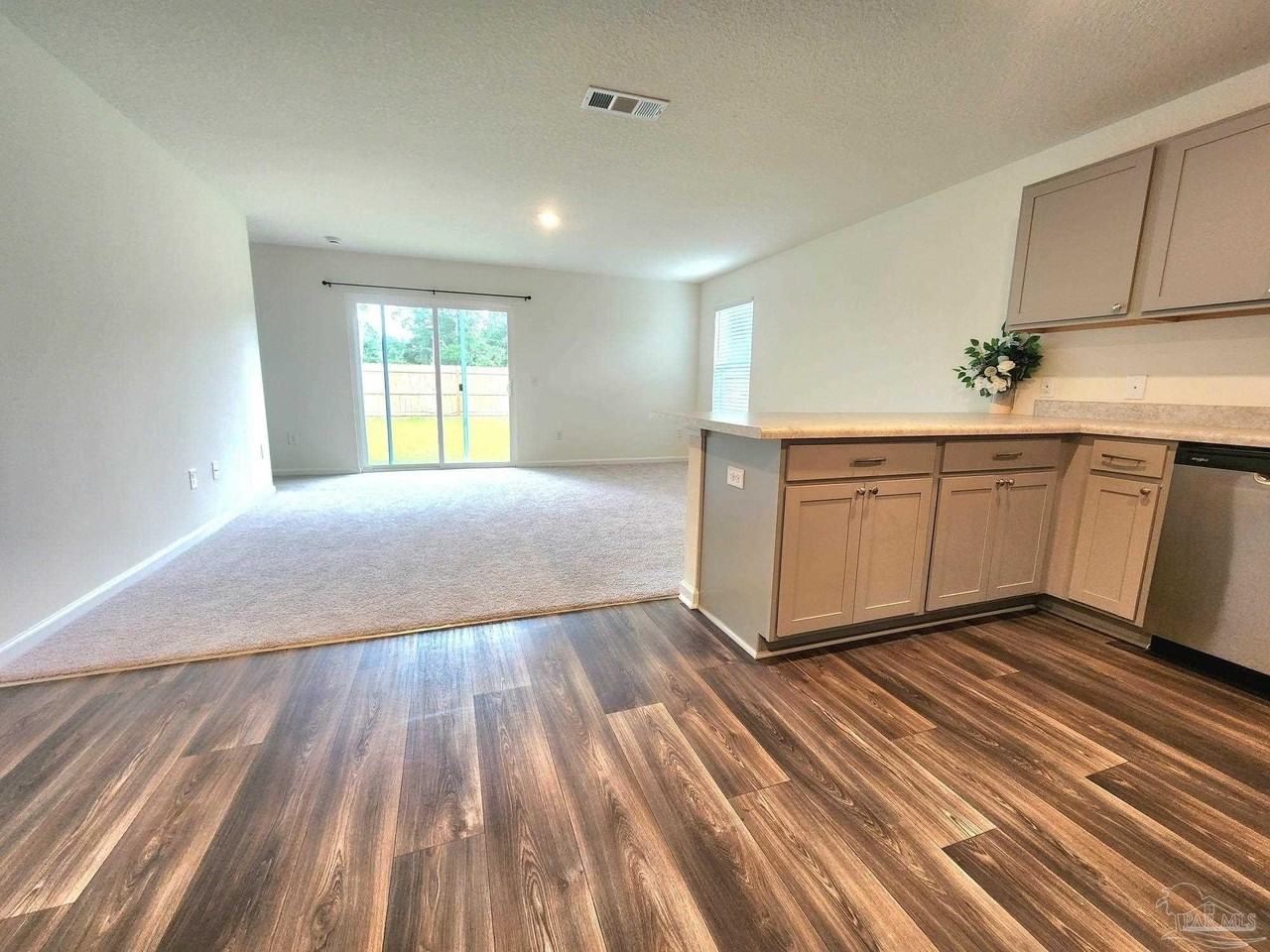 7840 Maxton Rd - Photo 4 of 17