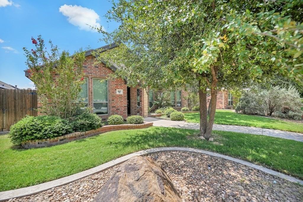 5907 Frio Dr - Photo 2 of 32
