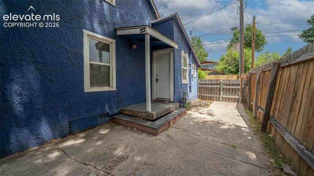 1505 N Corona St #1-2 - Photo 3 of 15