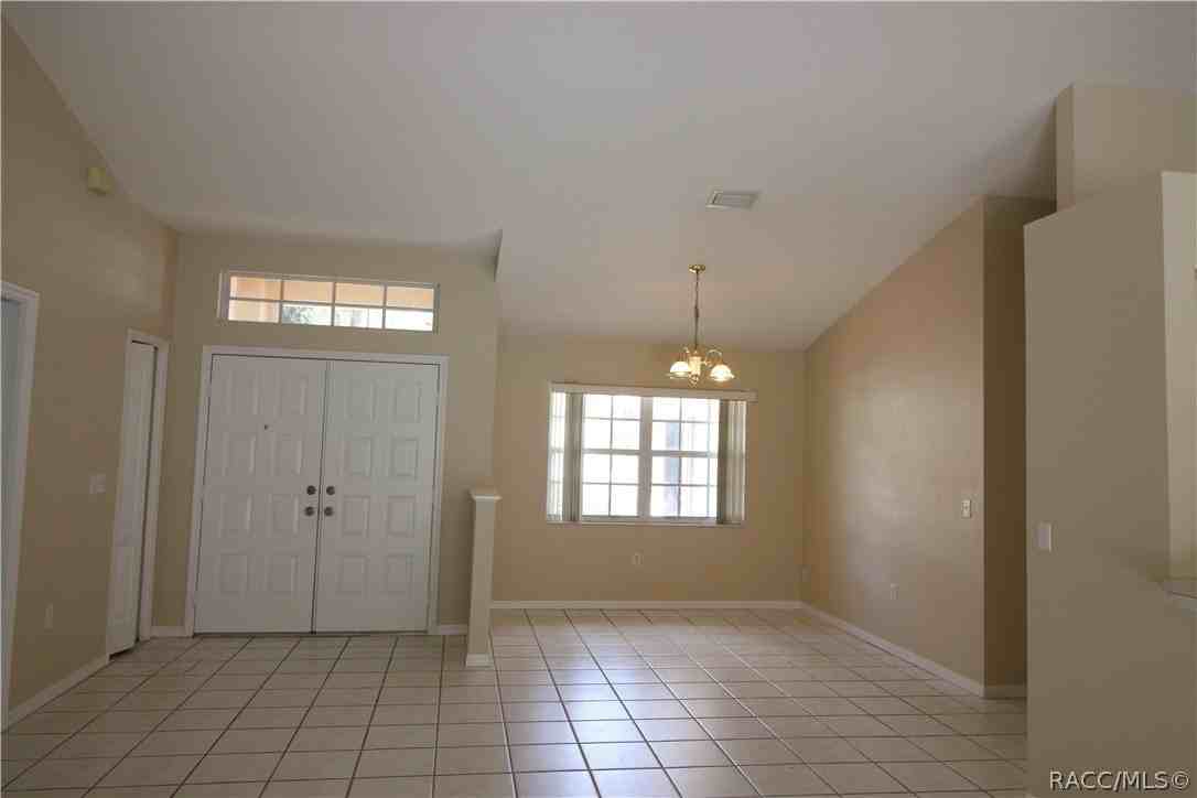 2864 N Churchill Way - Photo 3 of 32