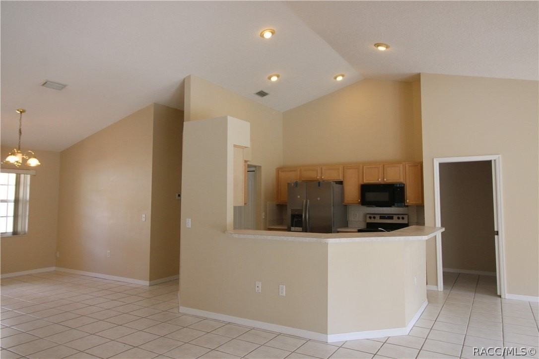 2864 N Churchill Way - Photo 7 of 32