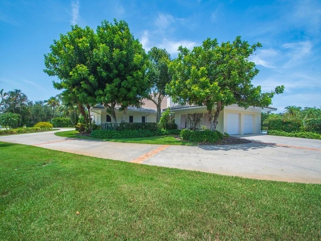 609 Lake Dr - Photo 4 of 36