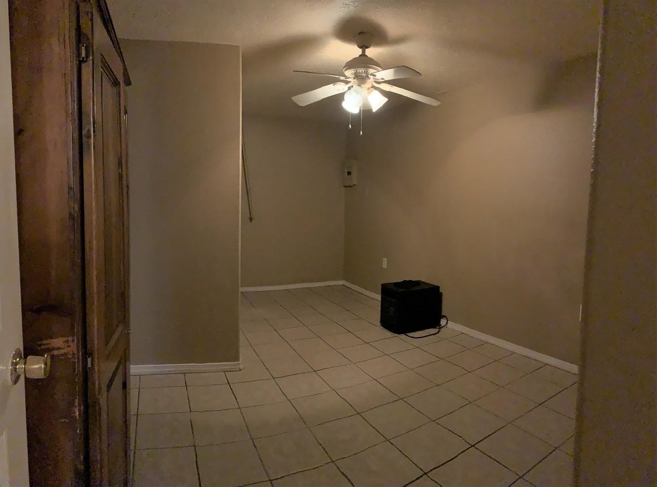 1612 Axtell St #B - Photo 4 of 5