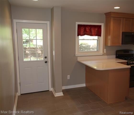 32349 Sheridan Dr - Photo 3 of 16