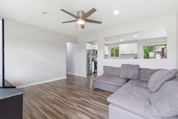 4950 Windham Dr - Photo 4 of 11