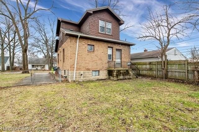 39 E Brockton Ave - Photo 6 of 20