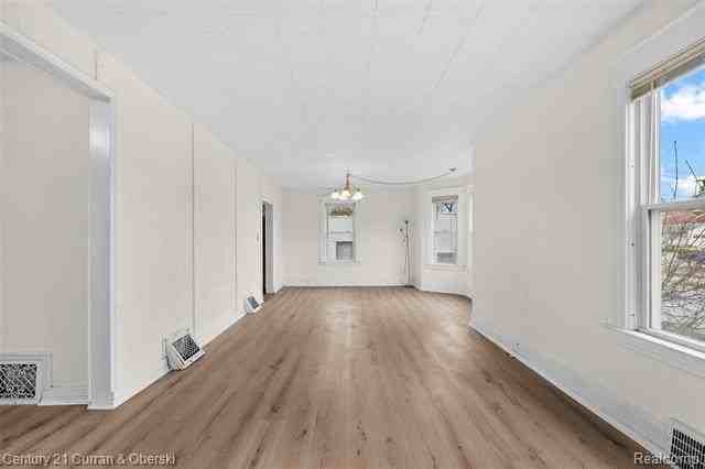 902 S Washington Ave - Photo 3 of 23