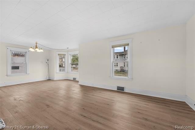 902 S Washington Ave - Photo 5 of 23