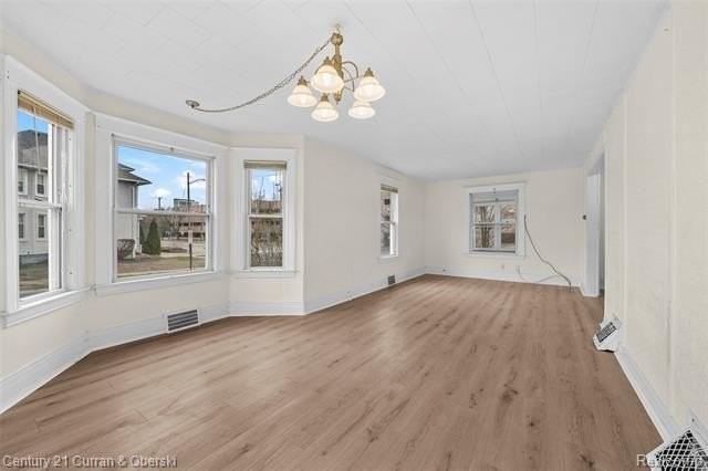 902 S Washington Ave - Photo 6 of 23