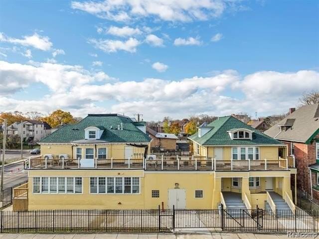 799 E Grand Blvd #4