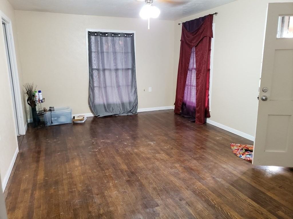 1516 Walnut St - Photo 4 of 8