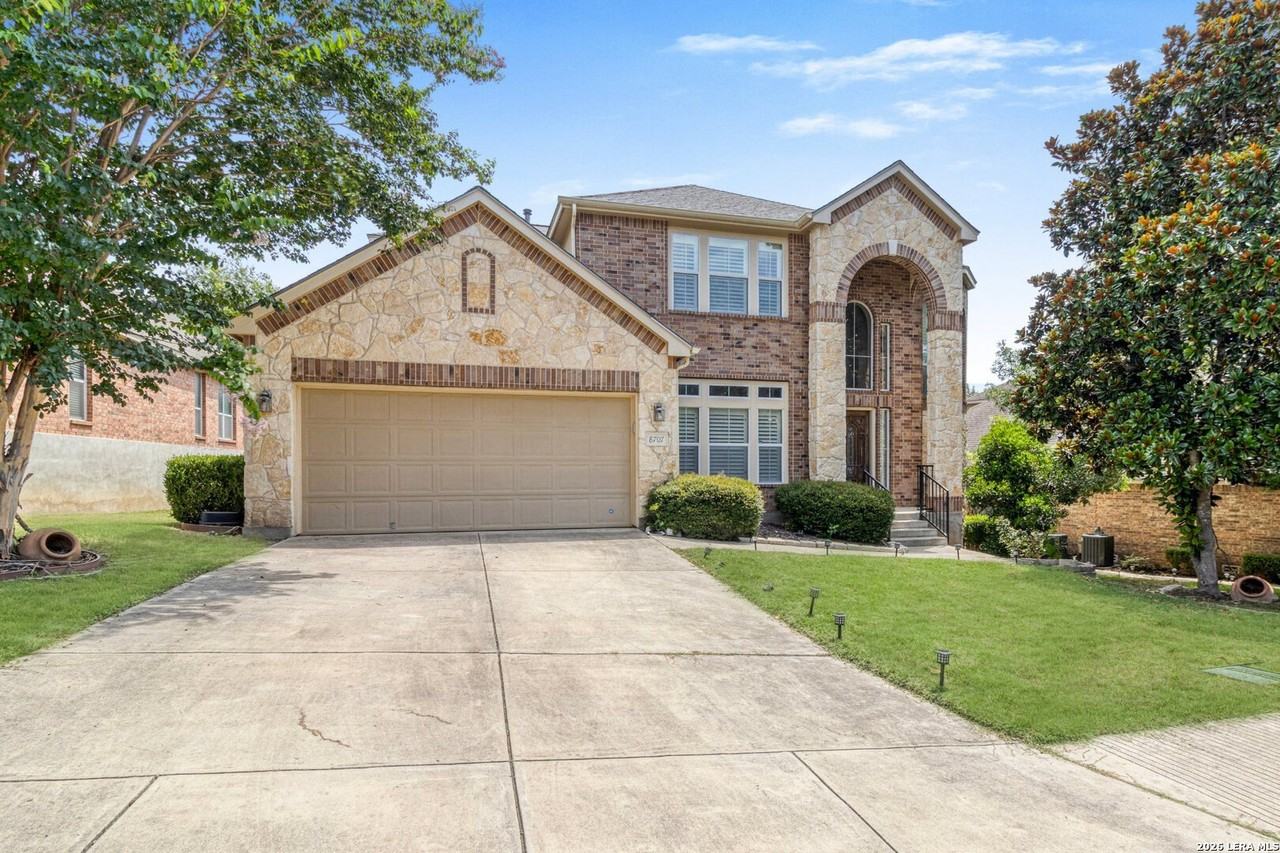 8707 Roswell Rdg - Photo 2 of 37
