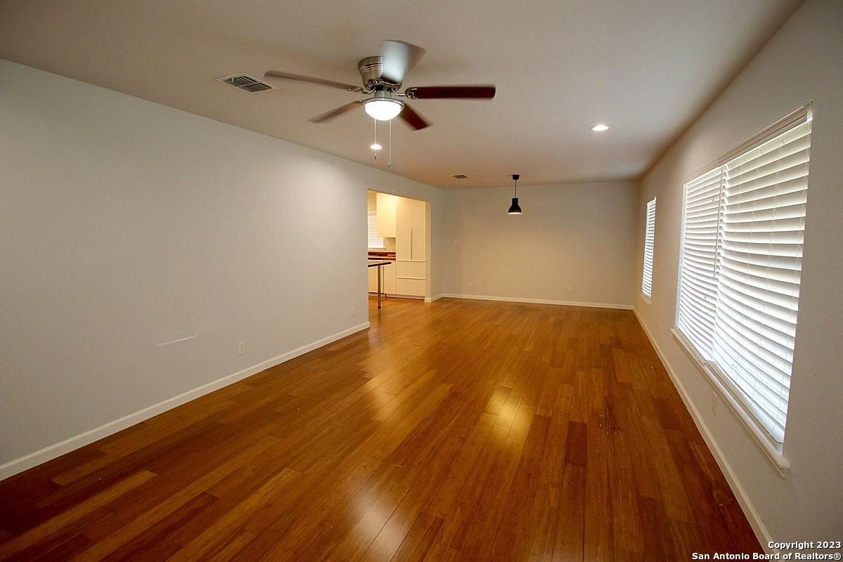 64 Vaughan Pl - Photo 3 of 27