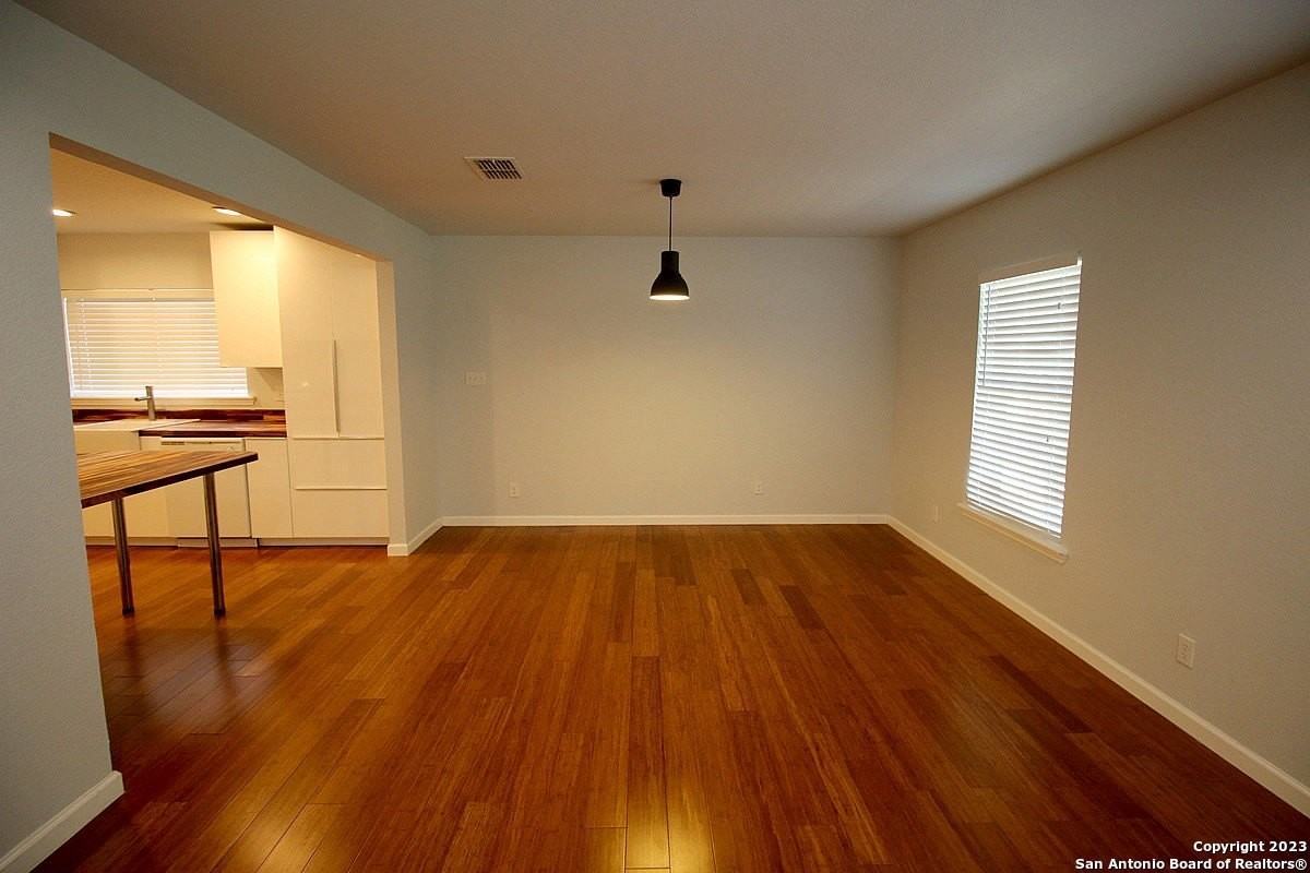 64 Vaughan Pl - Photo 5 of 27