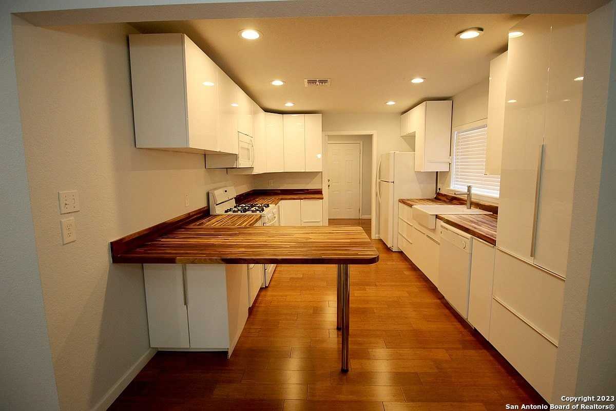 64 Vaughan Pl - Photo 6 of 27