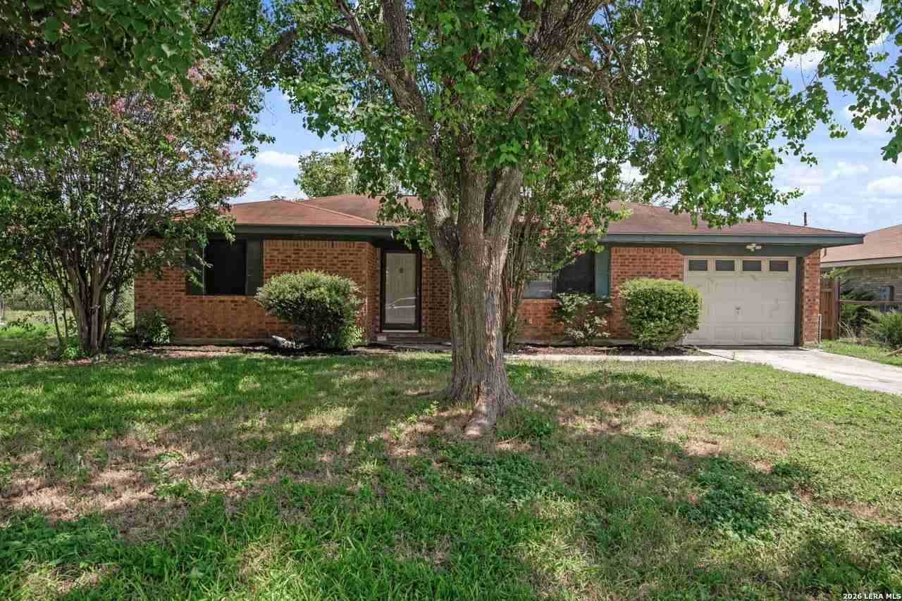 306 Meadow Dr - Photo 2 of 35