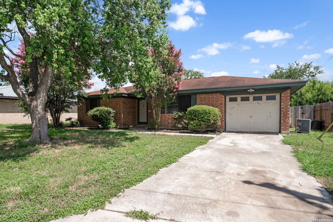 306 Meadow Dr - Photo 6 of 35