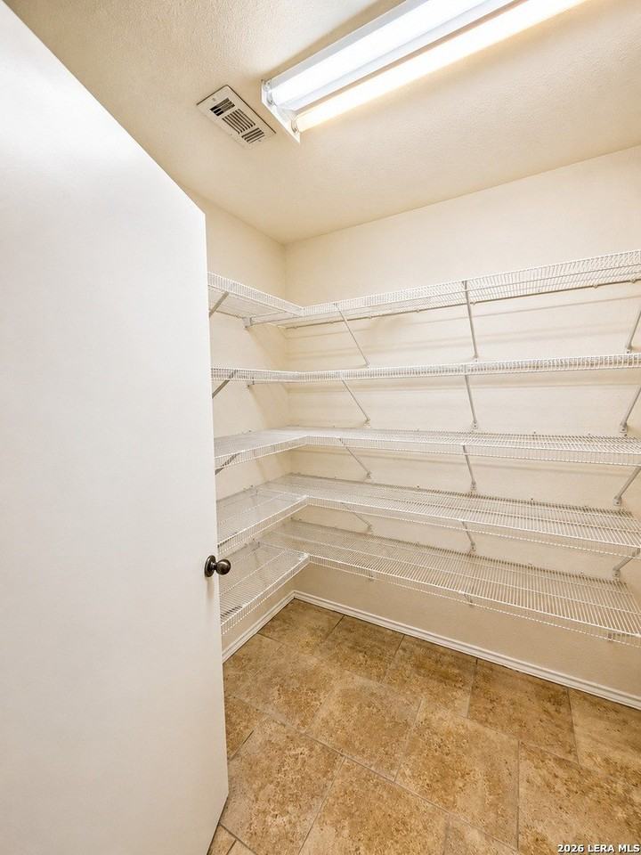 9006 Pinseeker - Photo 4 of 30