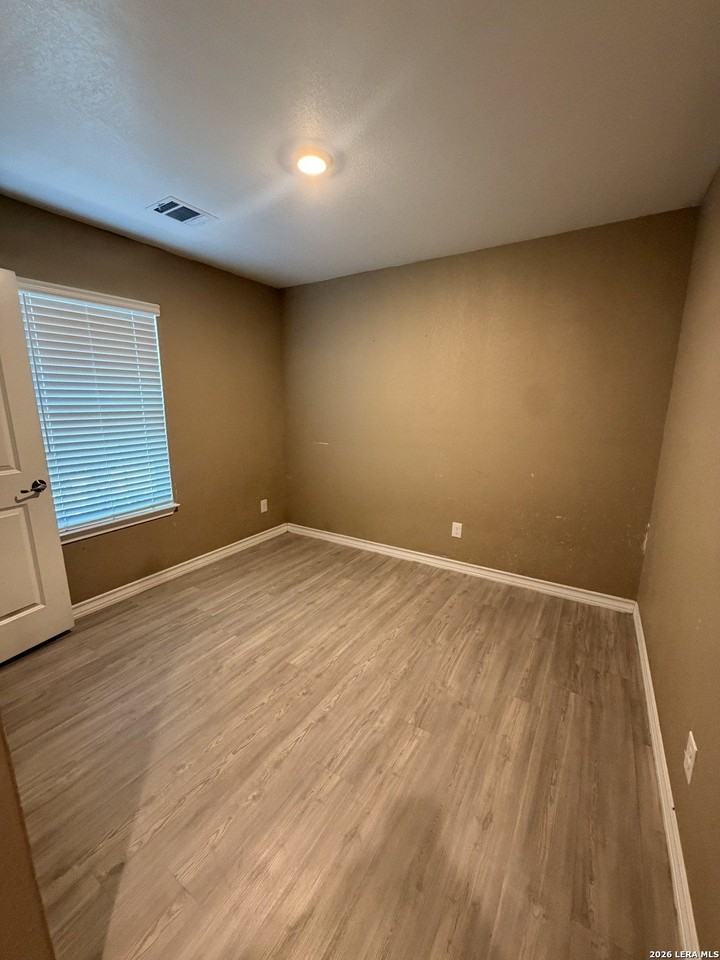551 Westbend Dr - Photo 6 of 9