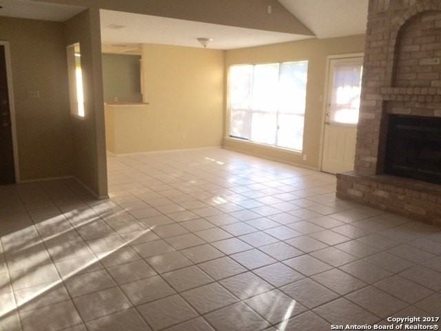 868 Amberstone - Photo 4 of 12