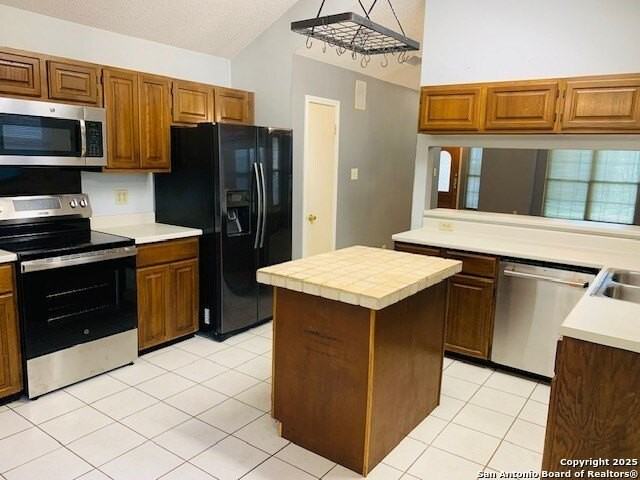 2538 Montebello - Photo 4 of 14