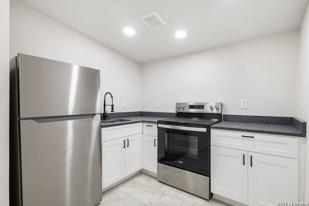 306 Westmoreland Dr - Photo 4 of 20
