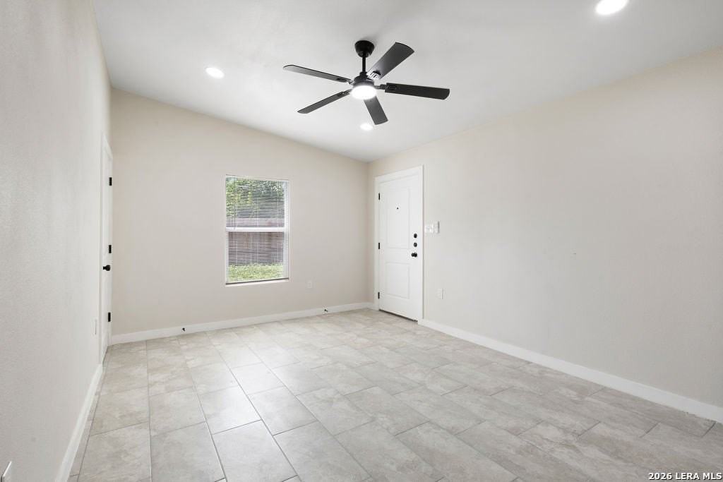 306 Westmoreland Dr - Photo 7 of 20