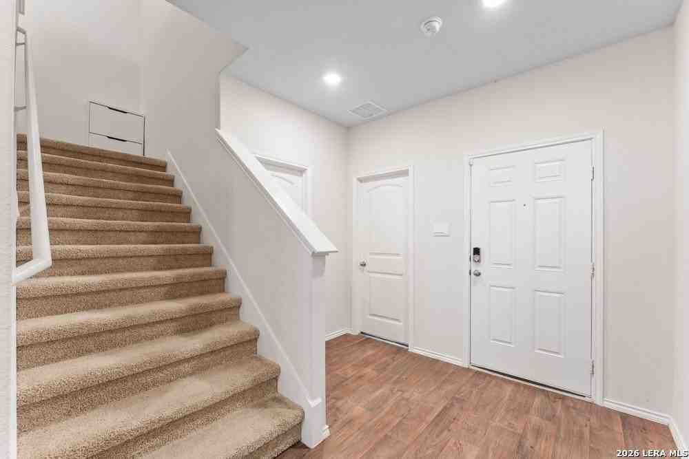 449 Ida Loop - Photo 3 of 28