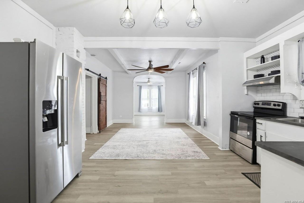 1307 Kayton Ave - Photo 5 of 29