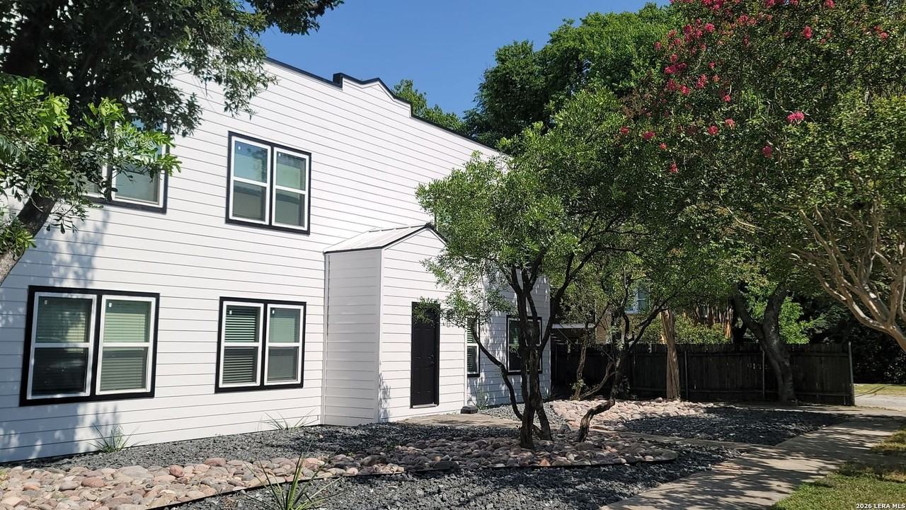 503 W Kings Hwy #202 - Photo 5 of 20