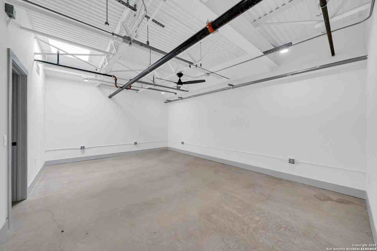 215 Coca Cola Pl #202 - Photo 5 of 6