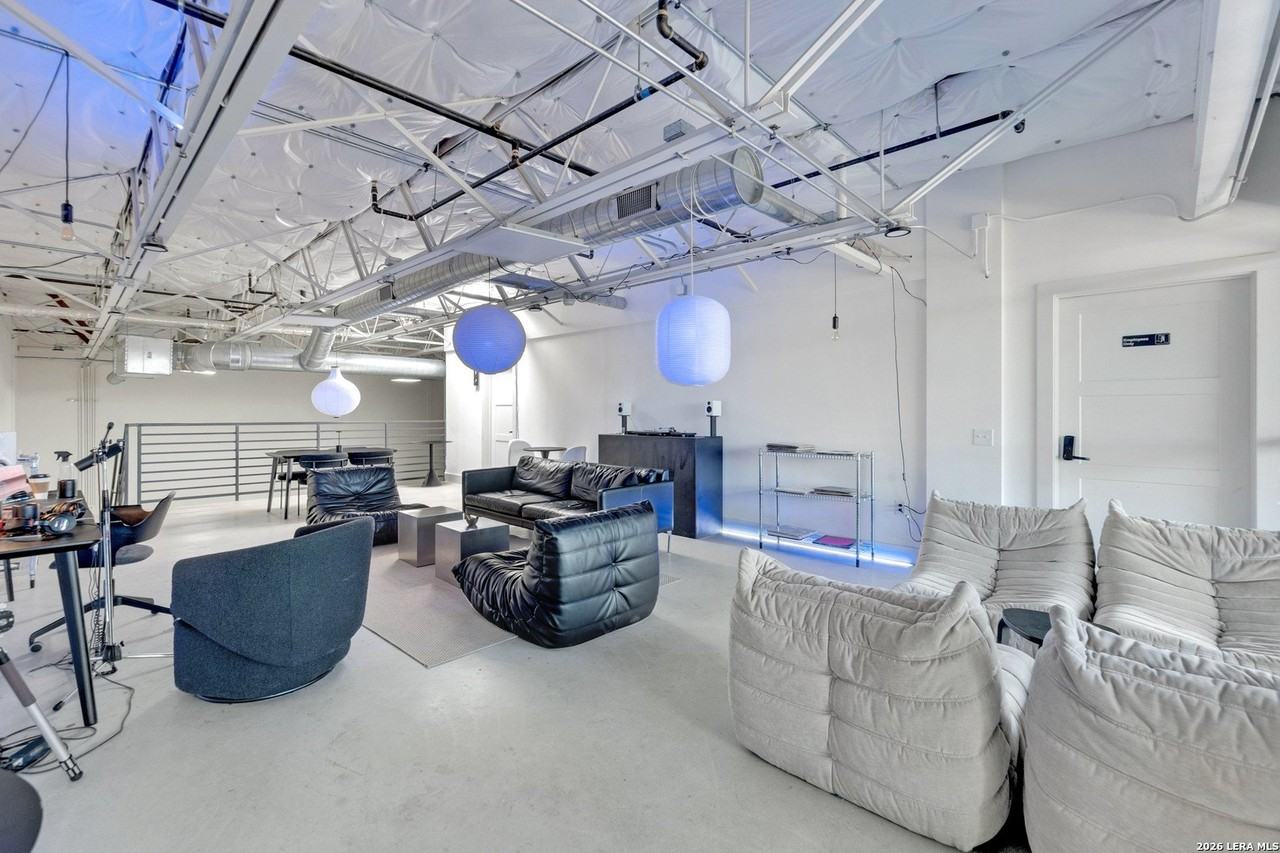 215 Coca Cola Pl #220 - Photo 3 of 12