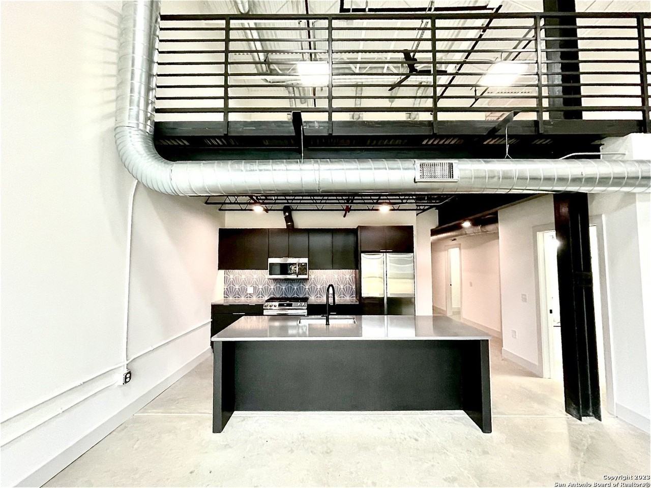 215 Coca Cola Pl #302 - Photo 4 of 20