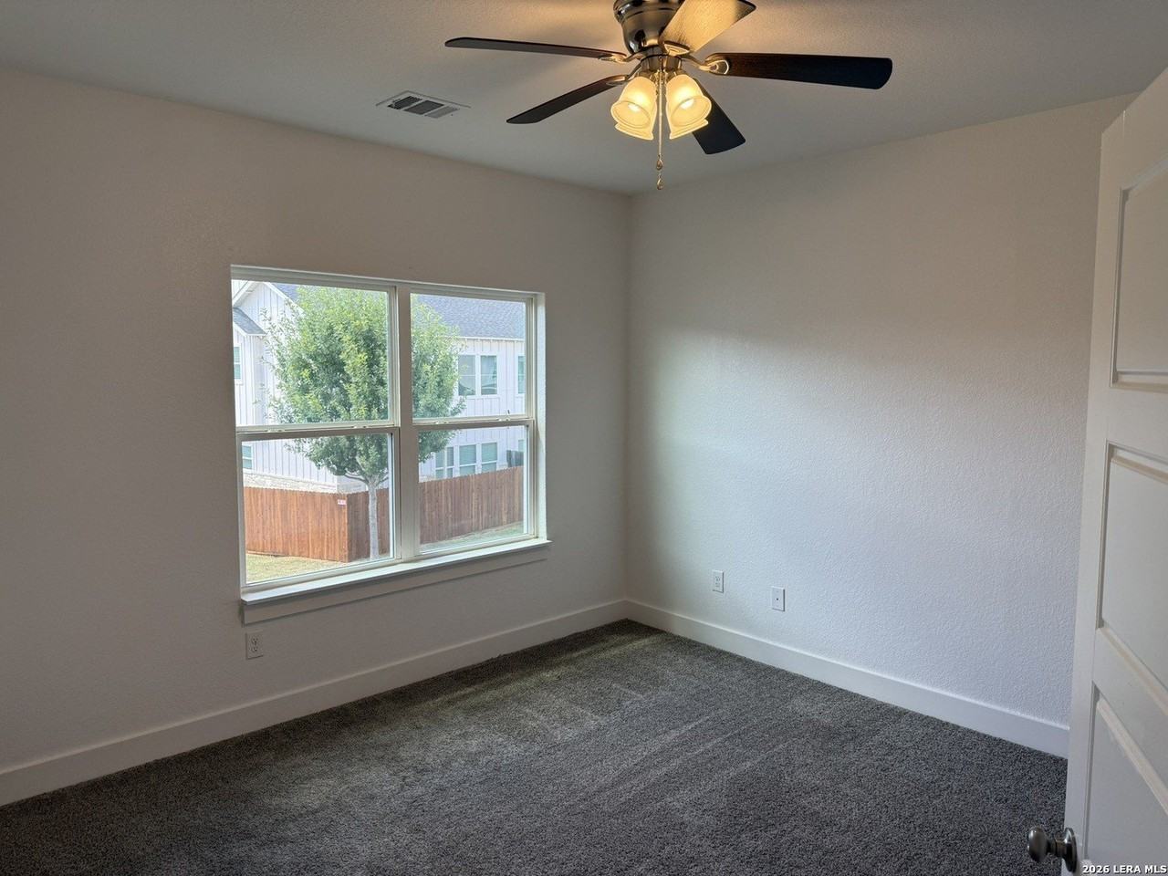 231 Sapphire #1102 - Photo 4 of 21