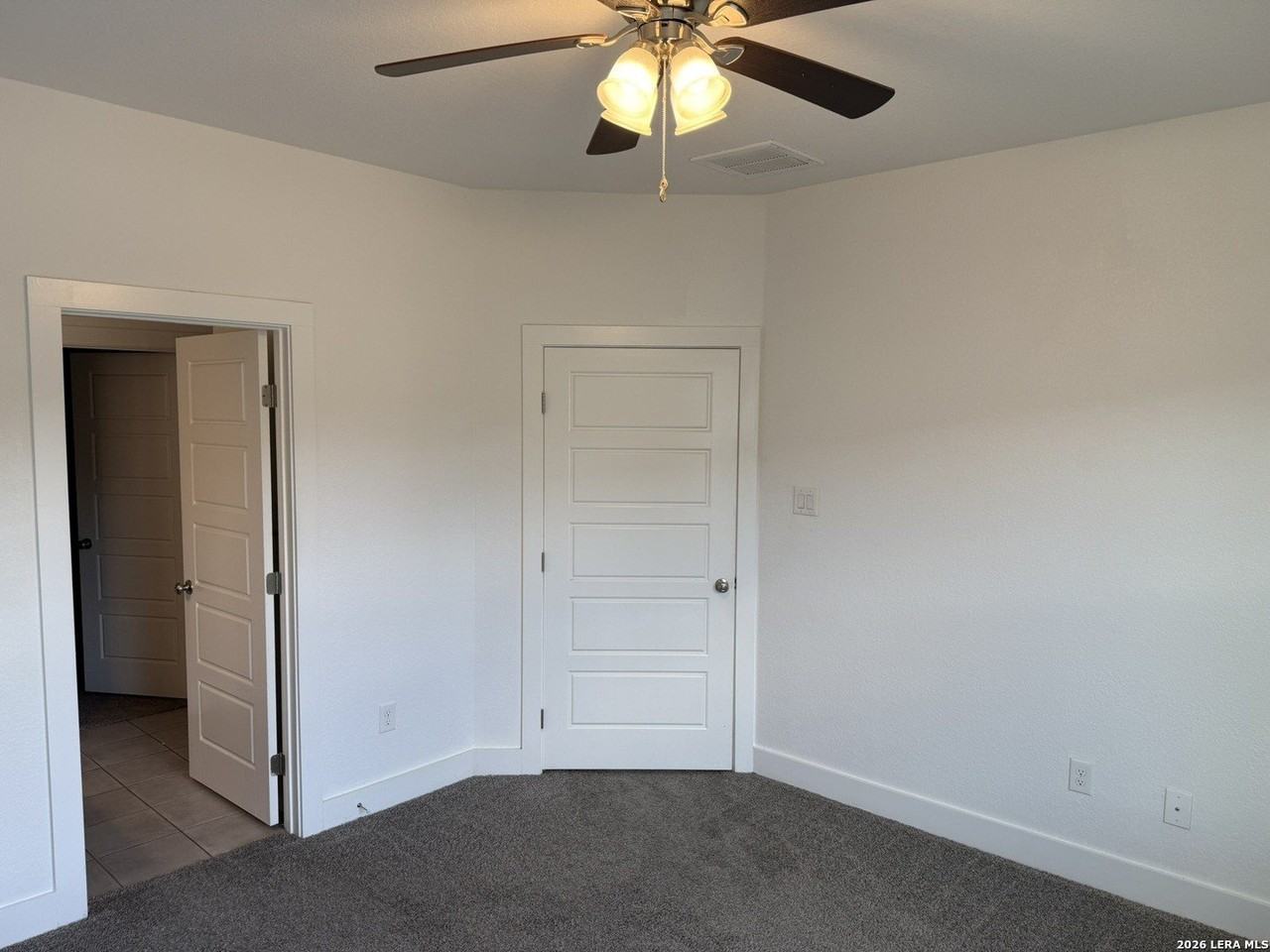231 Sapphire #1102 - Photo 5 of 21