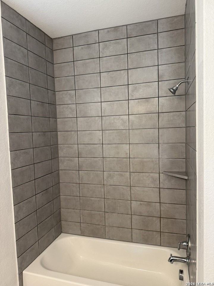 231 Sapphire #1102 - Photo 6 of 21