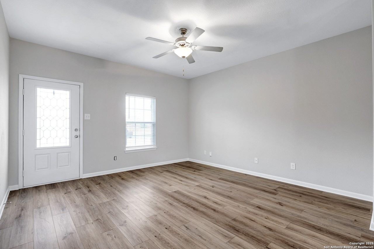 9226 Bennett Frst - Photo 3 of 27