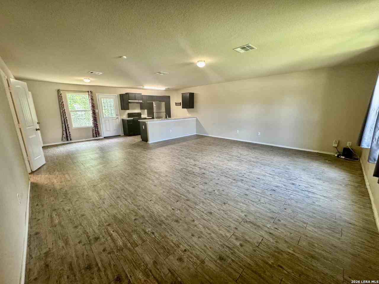 6427 Hazel Valley St - Photo 4 of 20
