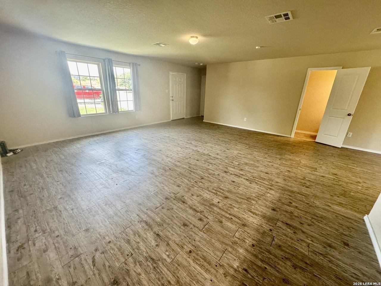 6427 Hazel Valley St - Photo 5 of 20