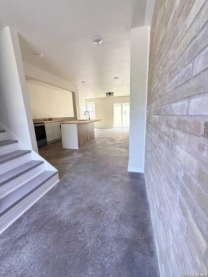 935 Eventide Dr #2 - Photo 4 of 26