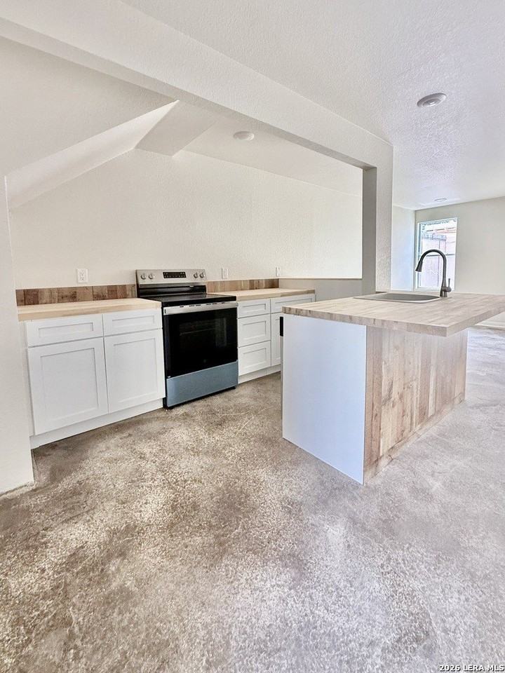 935 Eventide Dr #2 - Photo 5 of 26