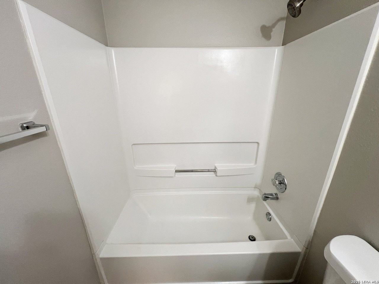 203 Mallow Grv - Photo 7 of 36