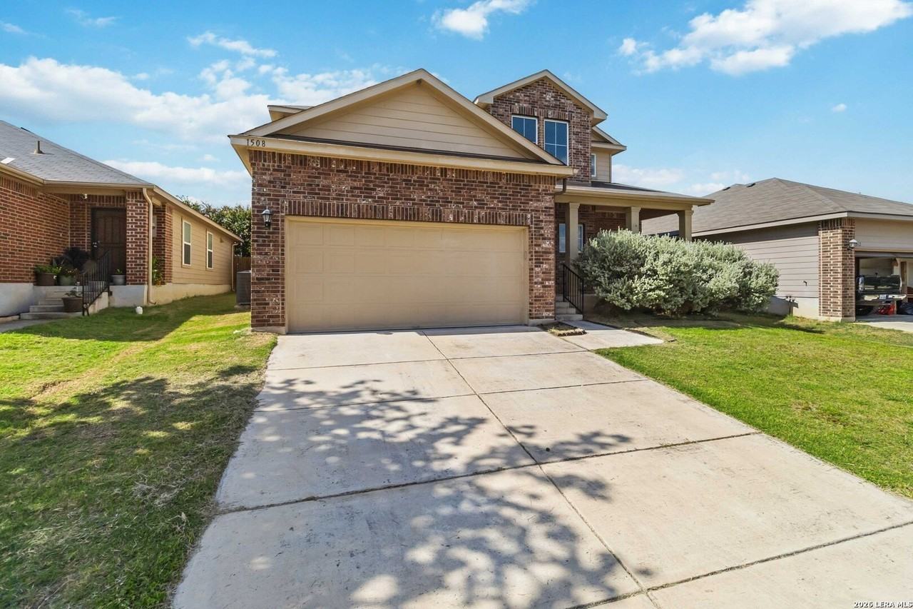 1508 Gateshead Dr - Photo 2 of 33