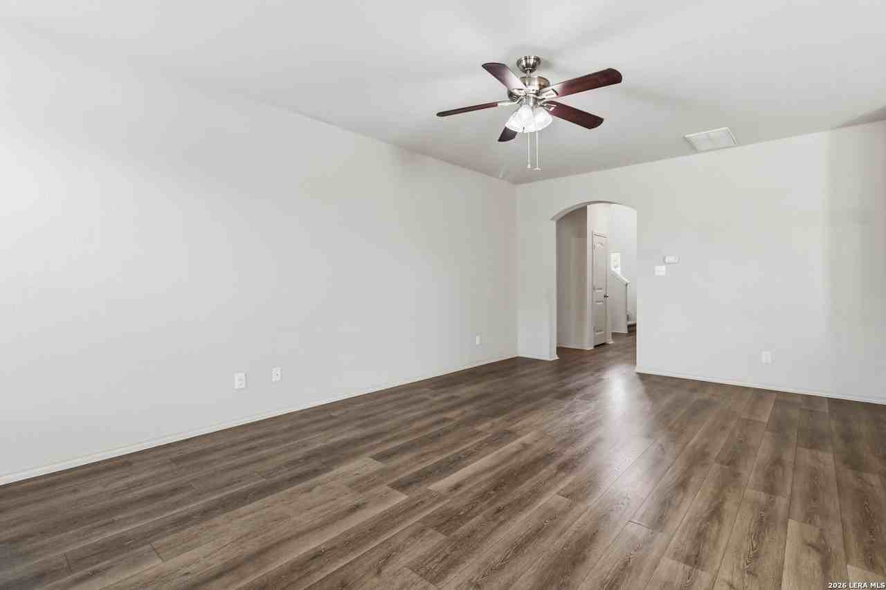 1508 Gateshead Dr - Photo 5 of 33
