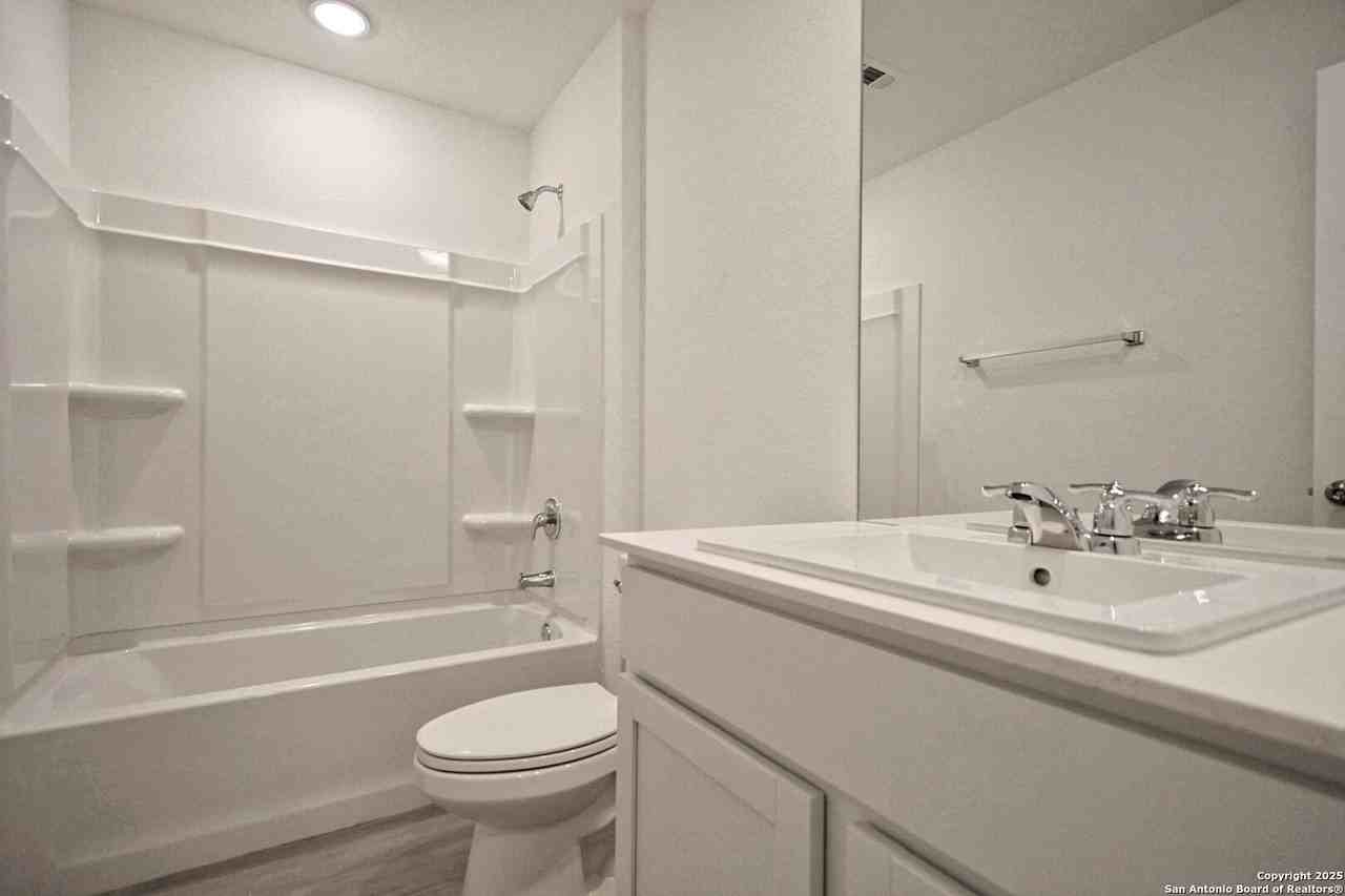 1517 Hummock Steep - Photo 7 of 22