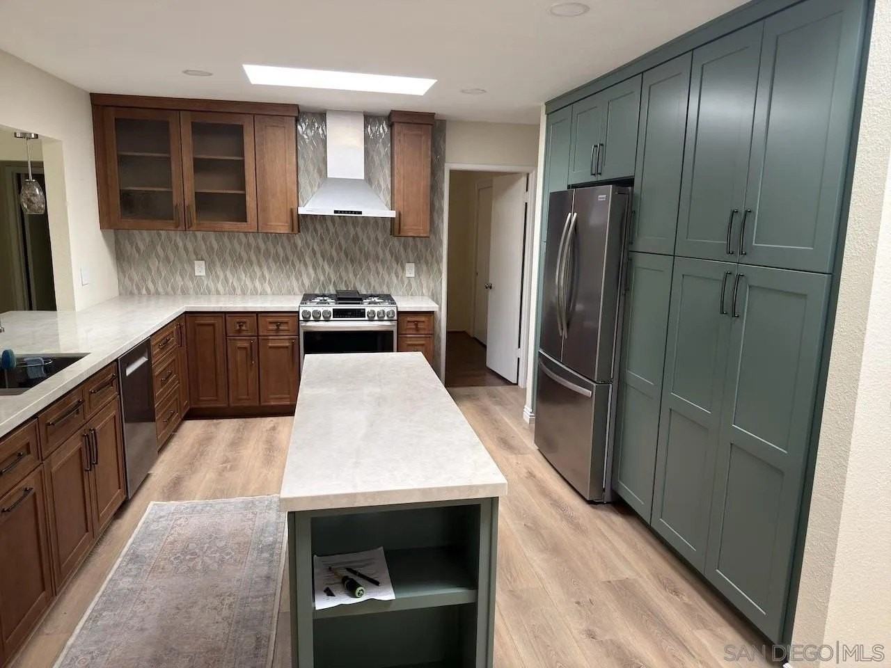 13919 York Ave - Photo 6 of 50