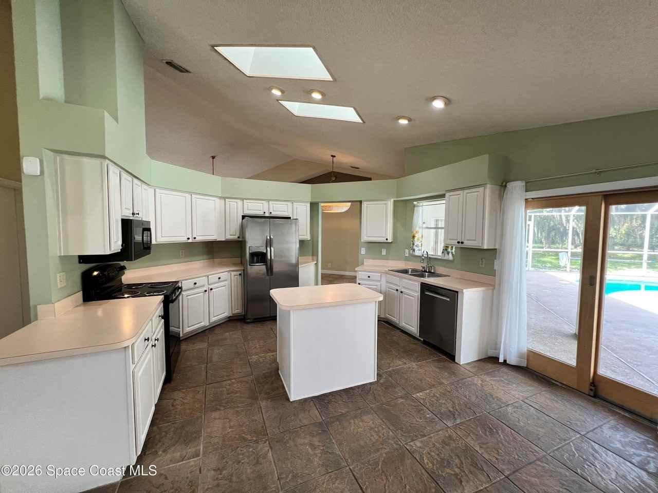 1170 Briar Run Cir - Photo 7 of 18